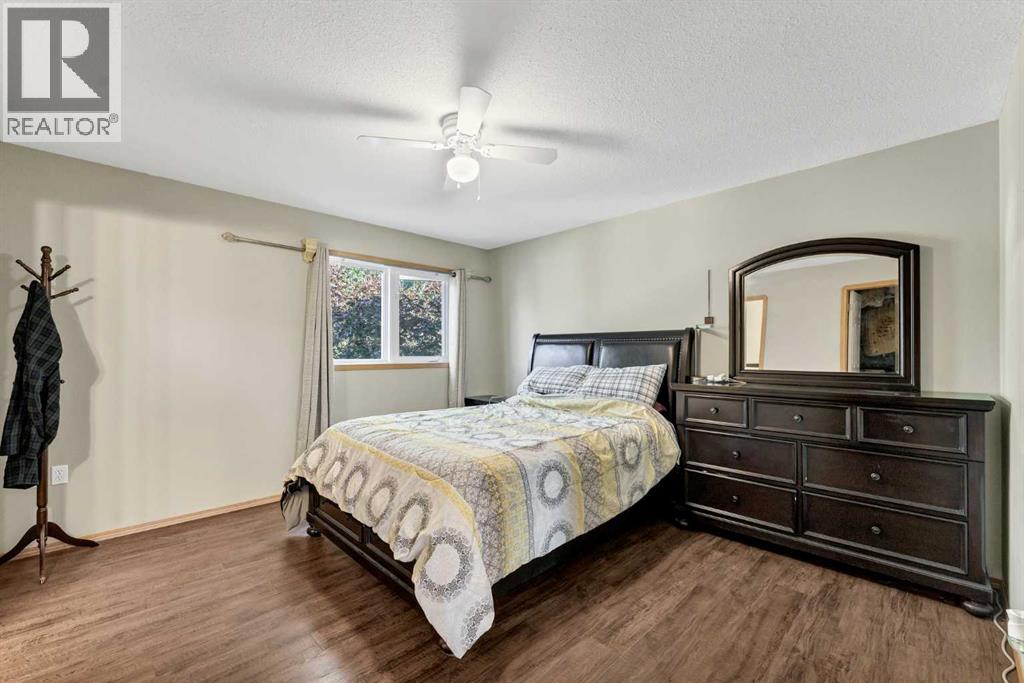 460 Spruce Way SE - 13