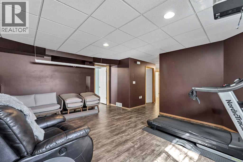 460 Spruce Way SE - Image 16