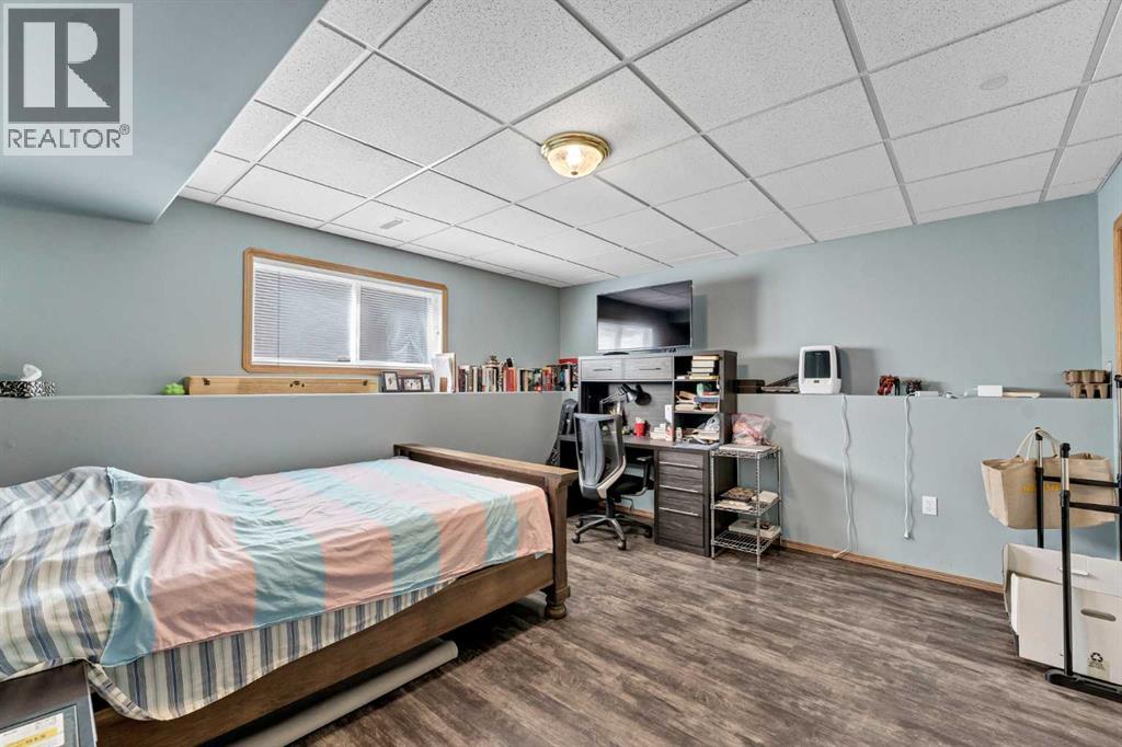 460 Spruce Way SE - 17