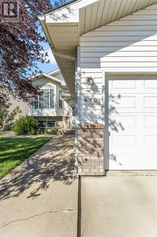 460 Spruce Way SE - 2