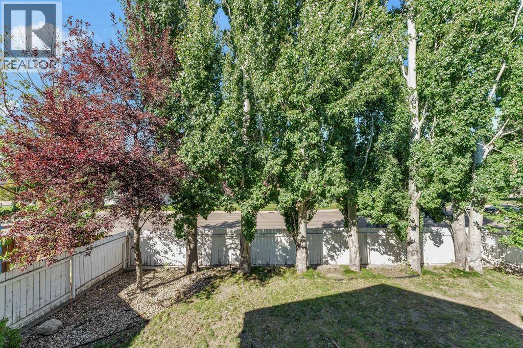 460 Spruce Way SE - Image 25