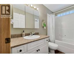 460 Spruce Way Se, Medicine Hat, AB T1B4L5 Photo 12