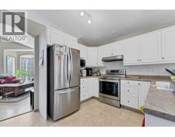 3pc Bathroom - 460 Spruce Way Se, Medicine Hat, AB T1B4L5 Photo 7