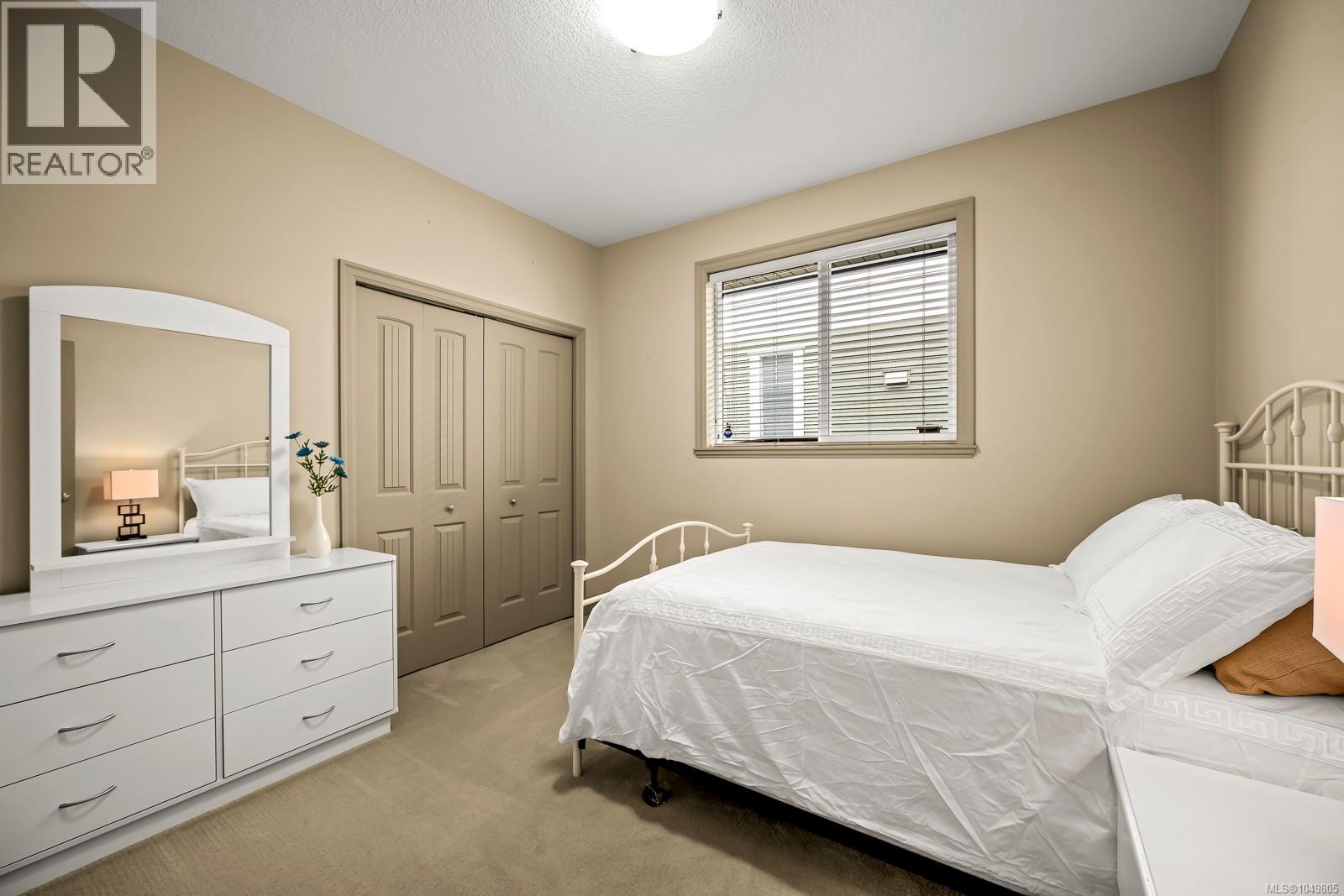 570 Spitfire Dr - Image 25