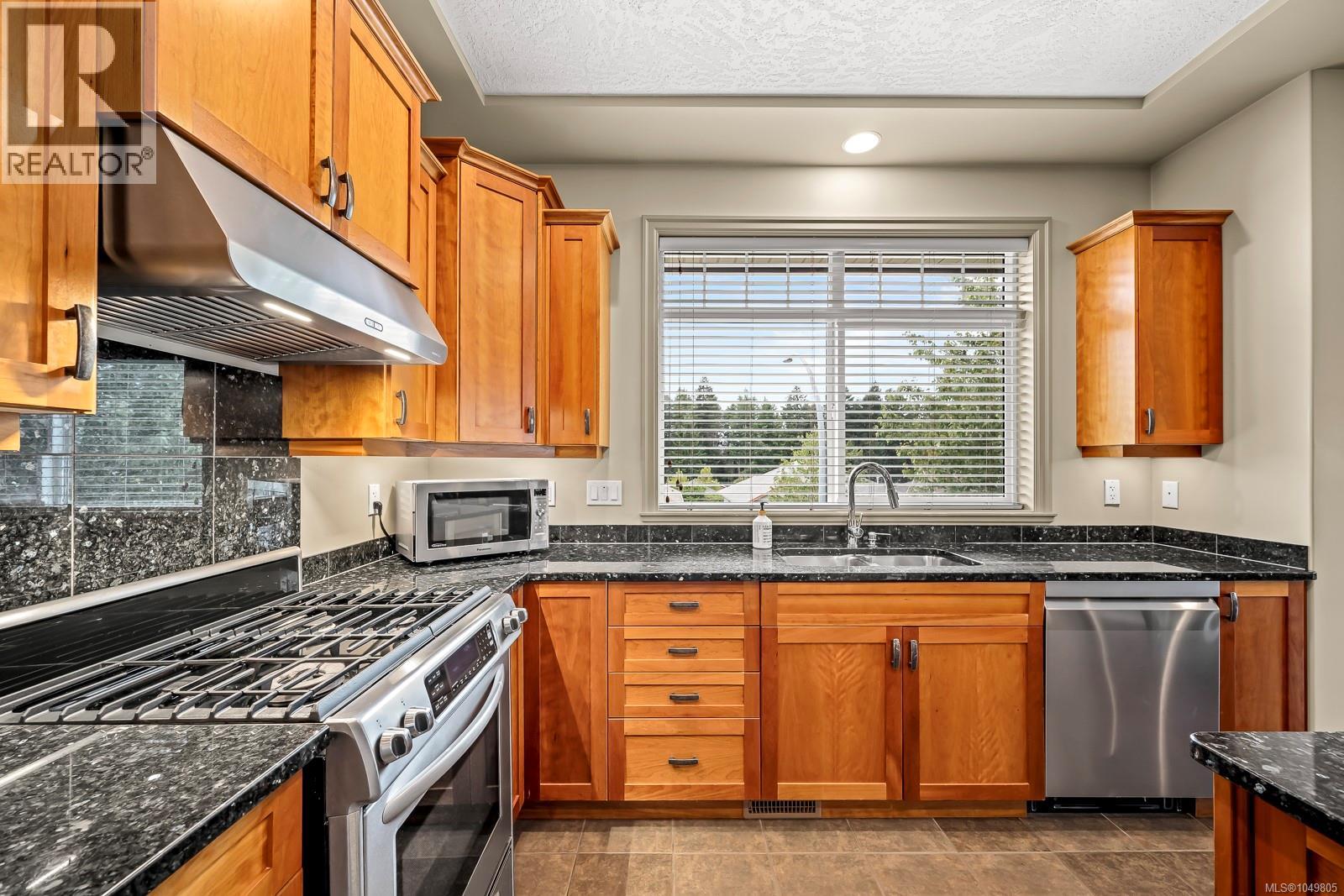 570 Spitfire Dr - Image 9