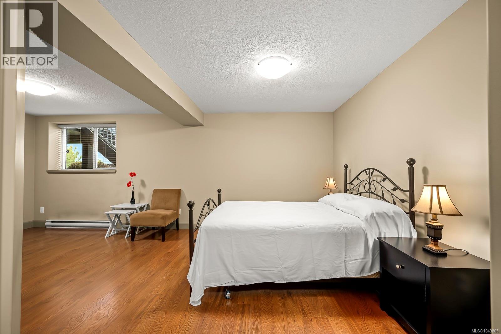 570 Spitfire Dr - Image 36