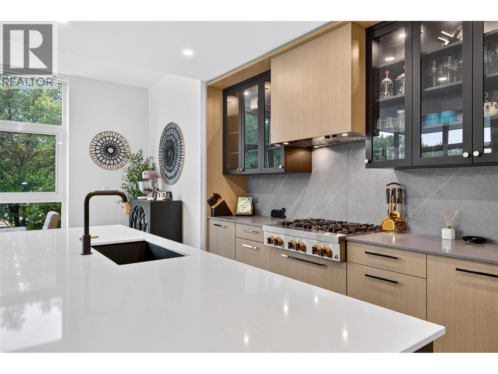 #315 3389 Lakeshore Road - Image 18