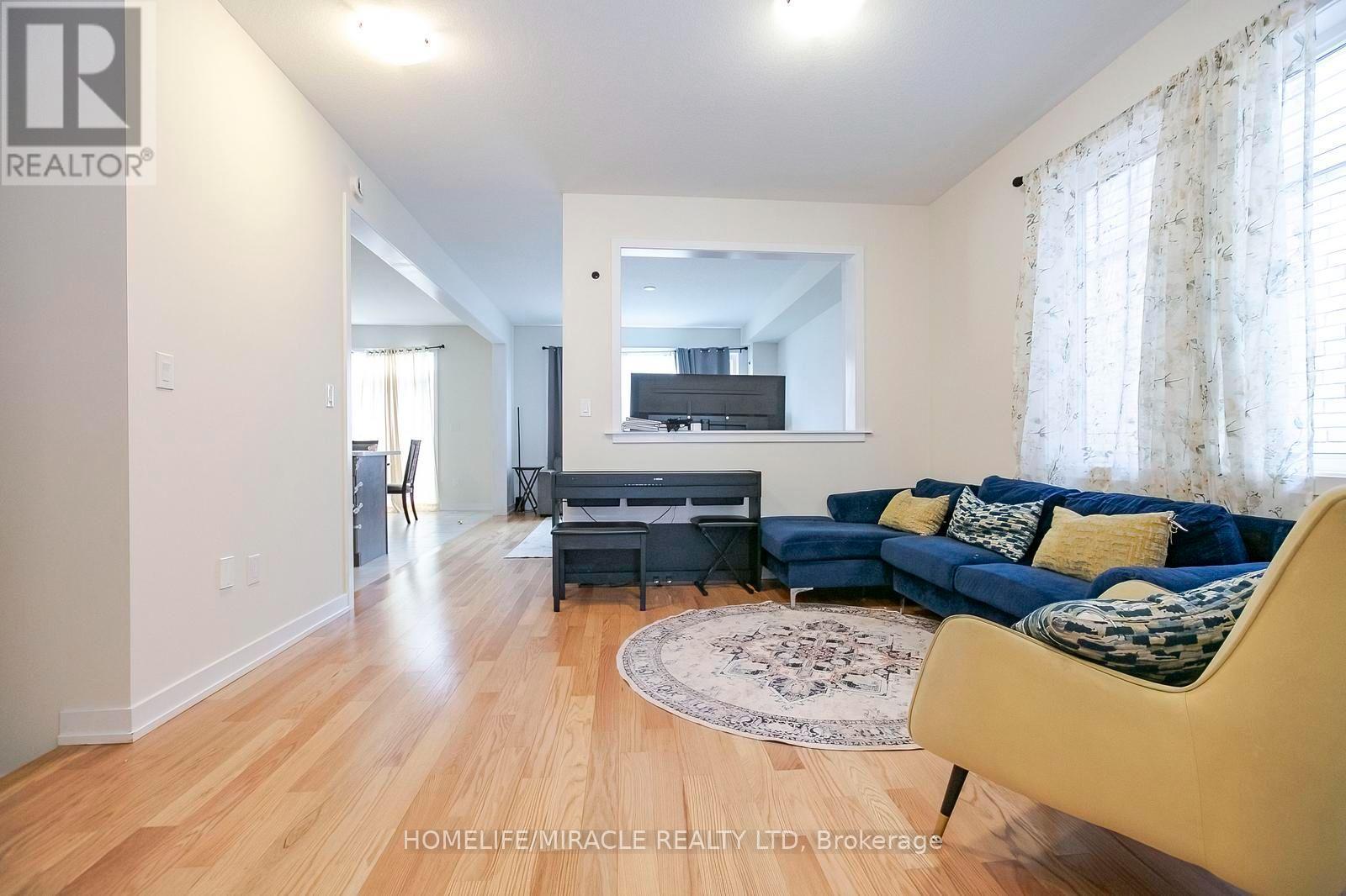 106 HIGGINS AVENUE - 10