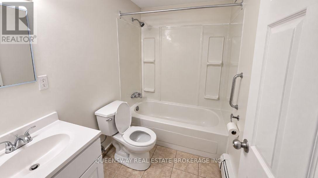 #5 689 BARBER AVENUE - 14