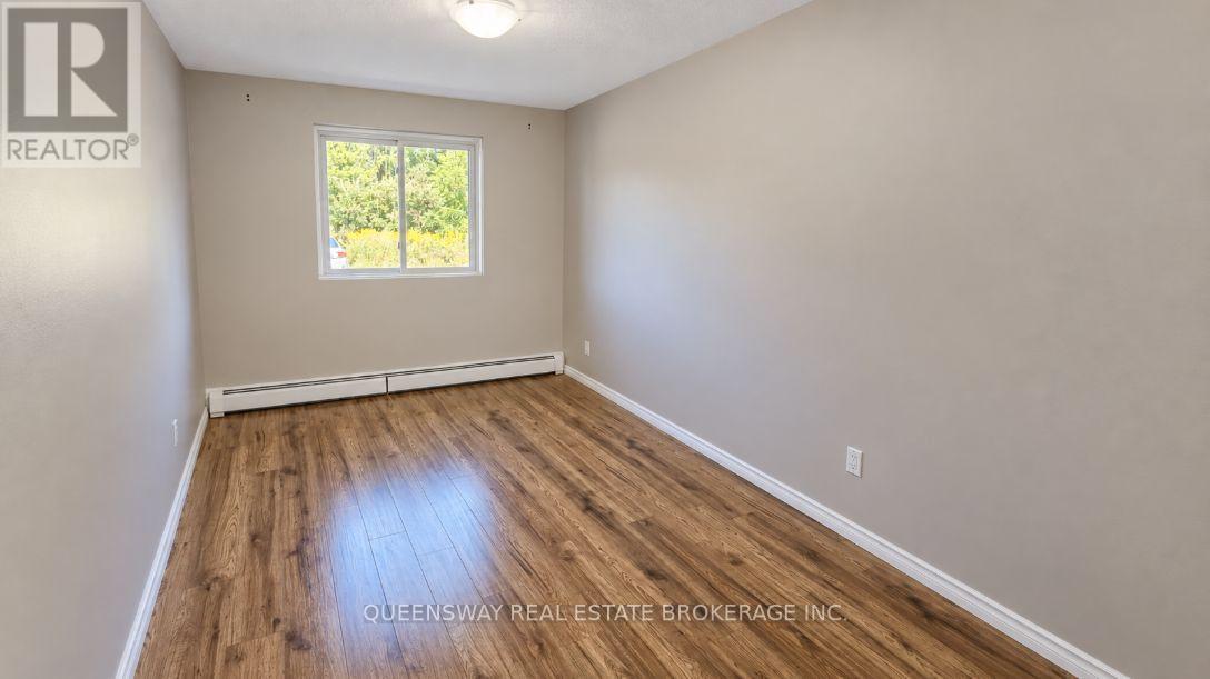 5- 689 Barber Avenue, North Perth, ON photo 17