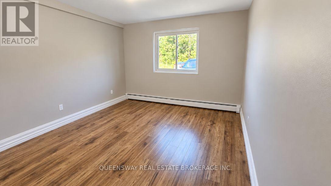 #5 689 BARBER AVENUE - 20