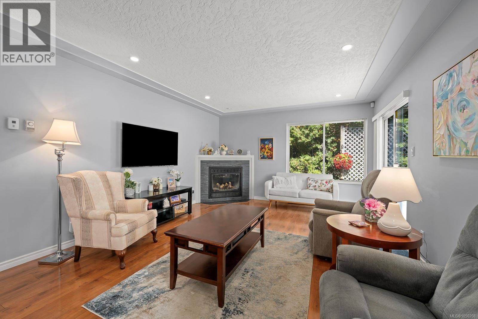#1 950 Braidwood Rd - 4