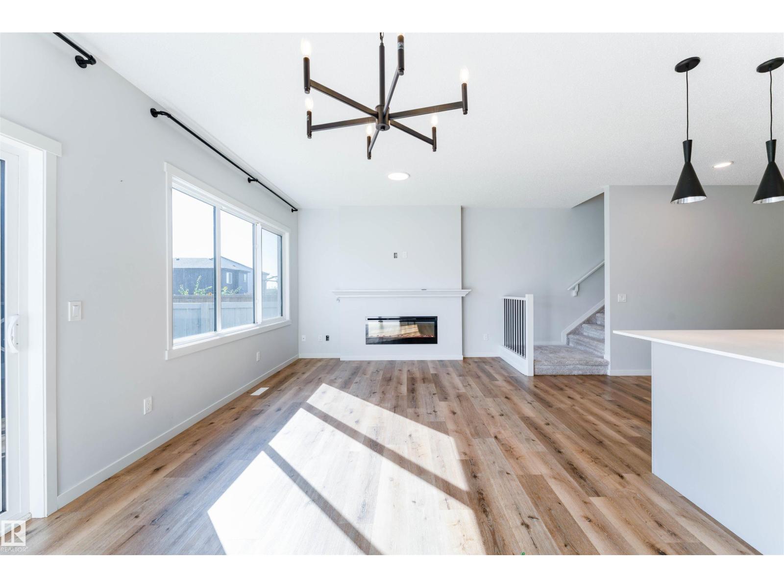9235 223 St NW NW photo 2 — MLS® E4509501