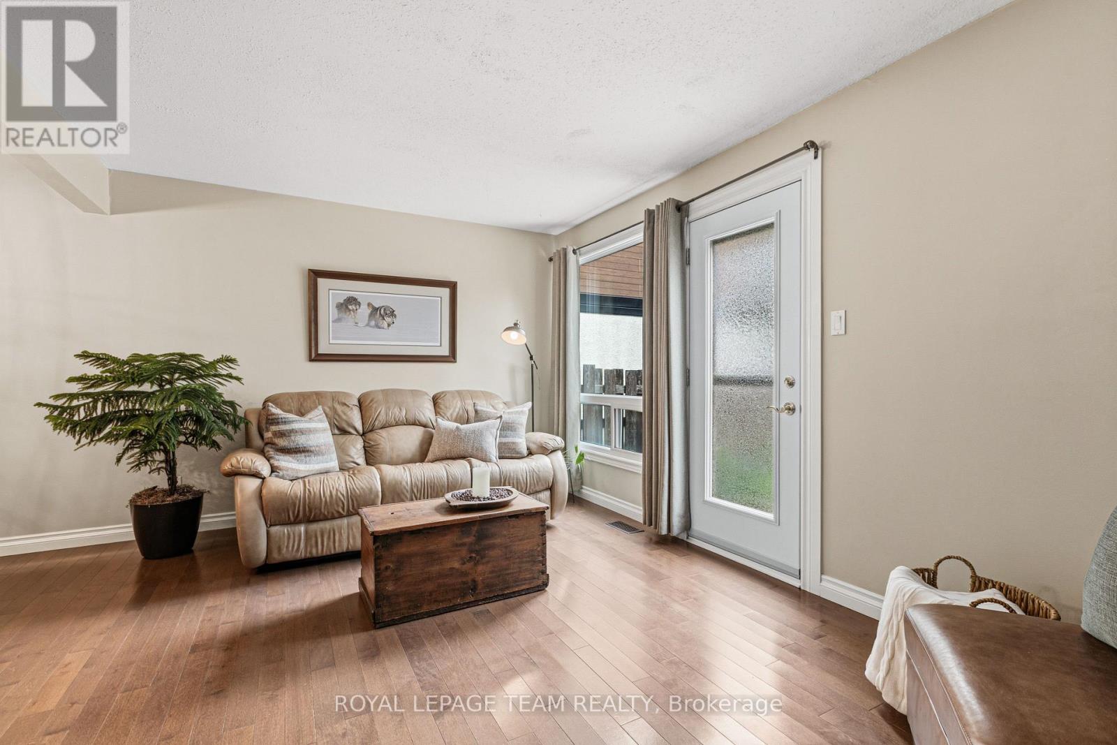 3 Bed, 2 Bath House for Sale in Ottawa – 68 – 82 MCCLINTOCK WAY, Ottawa – MLS# X13805254 - Image 18