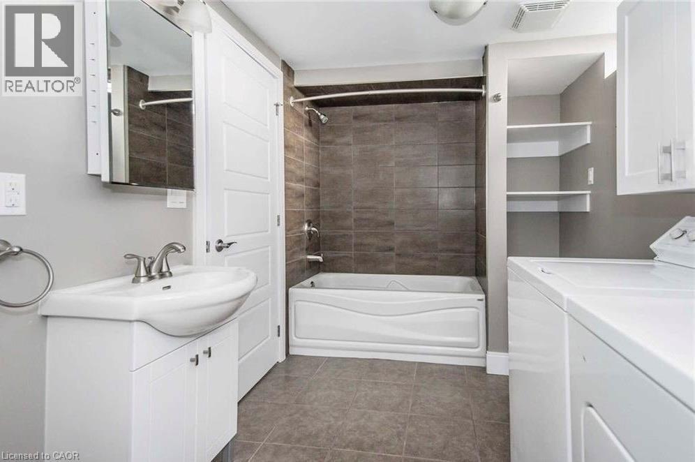 1801 BISCAYNE Drive Unit# Lower, Cambridge — photo 11