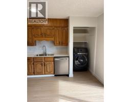 4pc Bathroom - 471 78 Avenue Ne, Calgary, AB T2K5A1 Photo 10