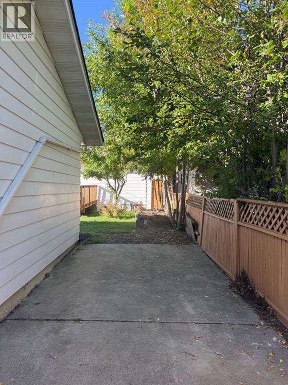 471 78 Avenue NE - 49