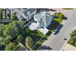 238 Hawktree Bay Nw, Calgary, AB T3G2Z3 Photo 48