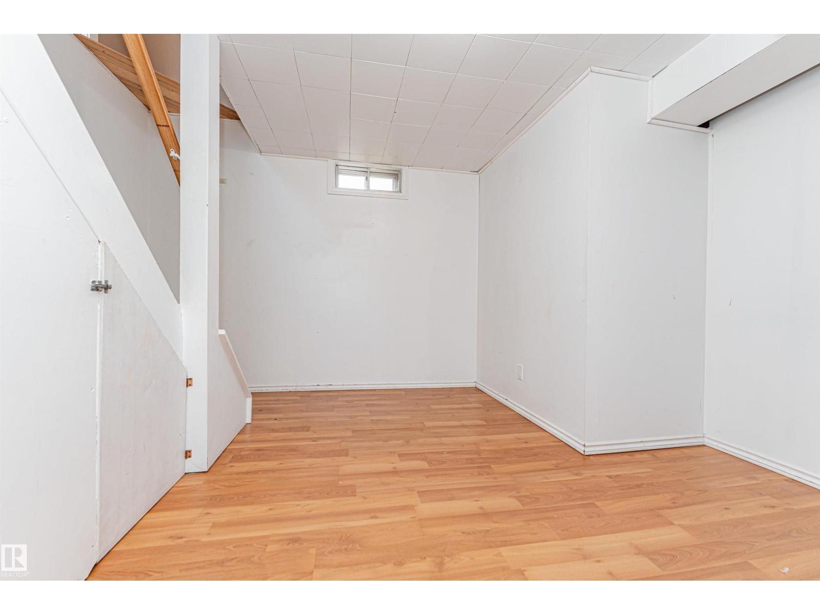 8610 157 ST NW - 19