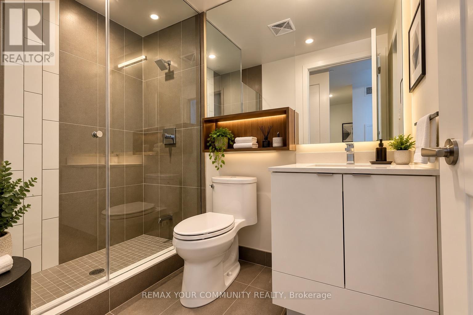 #2629 W 135 LOWER SHERBOURNE STREET - 18