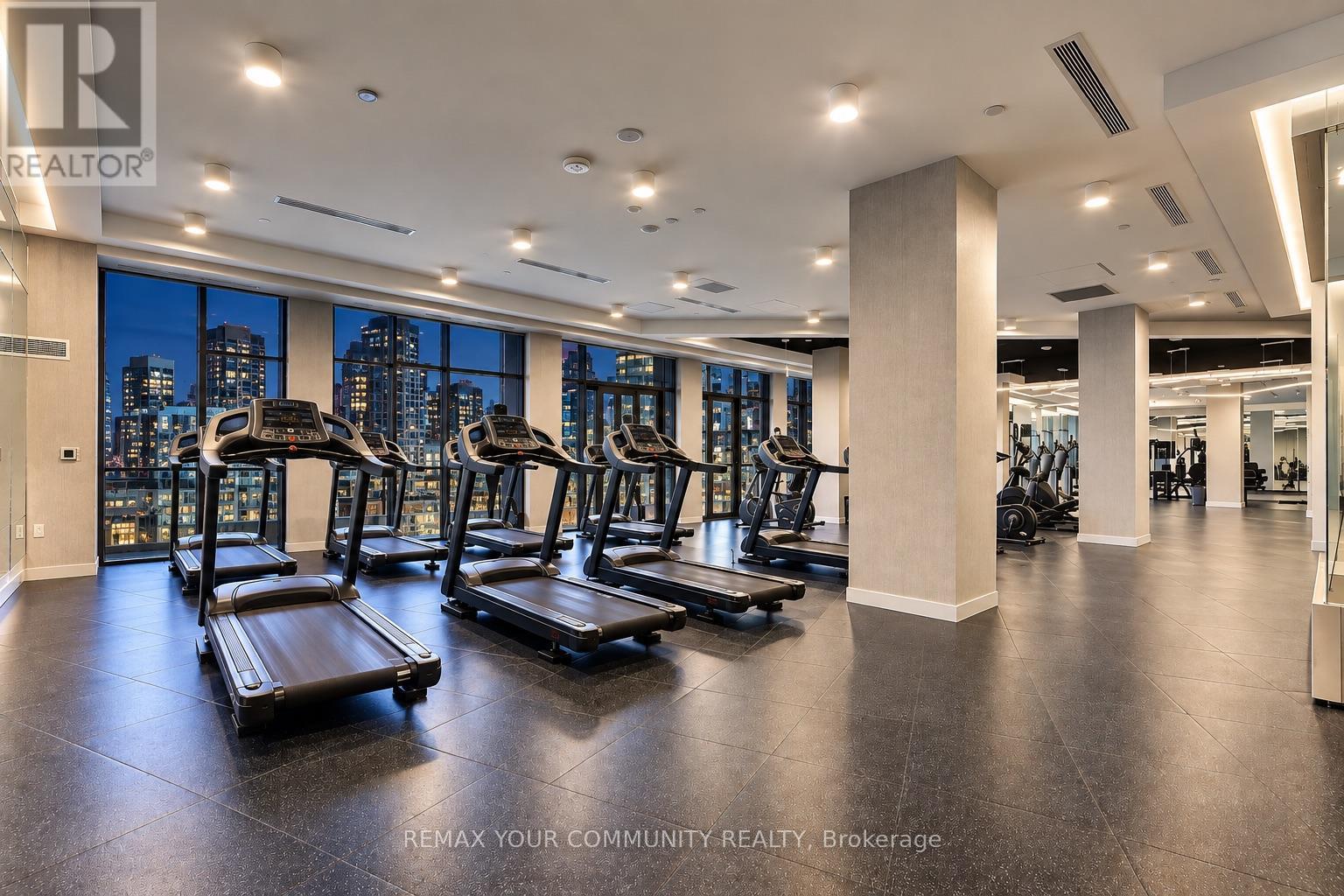 #2629 W 135 LOWER SHERBOURNE STREET - 21