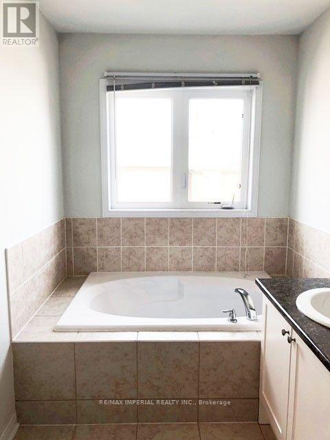 UPPER FLOOR - 32 PACIFIC RIM COURT, Richmond Hill (Jefferson) — photo 9