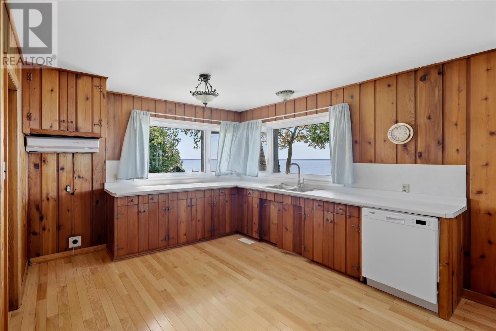 365 Sunnyside Beach RD - Image 11