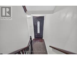 Kitchen - 37 Denim Drive, Brampton, ON L6P2R3 Photo 13
