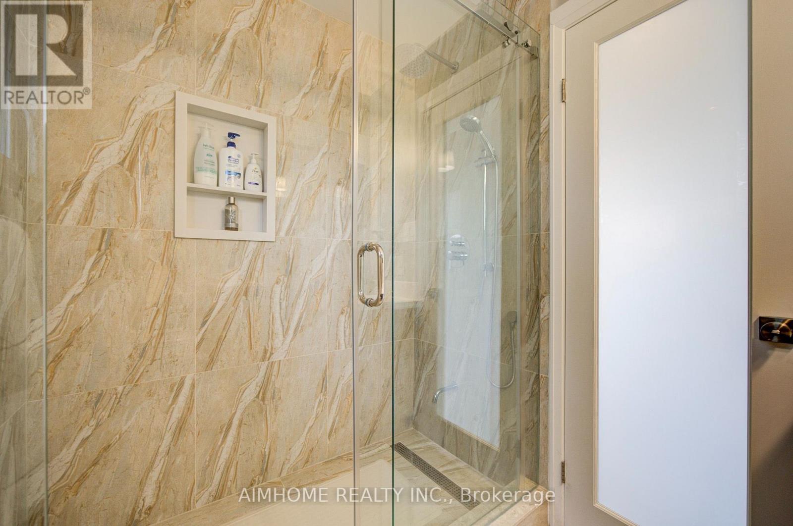 83 HOUSEMAN CRESCENT - Image 24