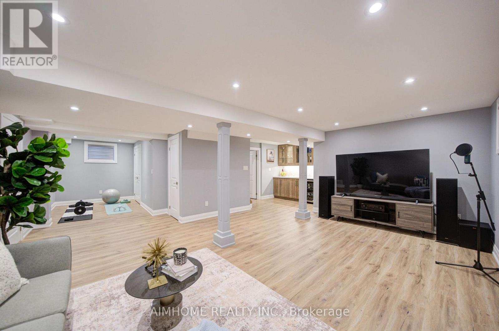 83 HOUSEMAN CRESCENT - Image 33