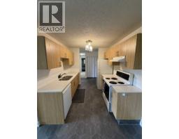 303, 85 Foxbend Crescent N, Lethbridge, AB T1H5T4 Photo 7
