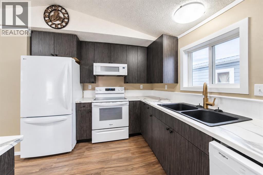 Listing photo – 6506 52 Street, Ponoka