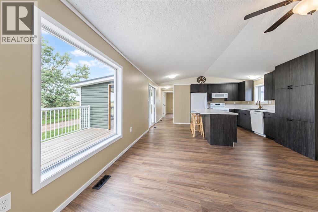 Listing photo – 6506 52 Street, Ponoka