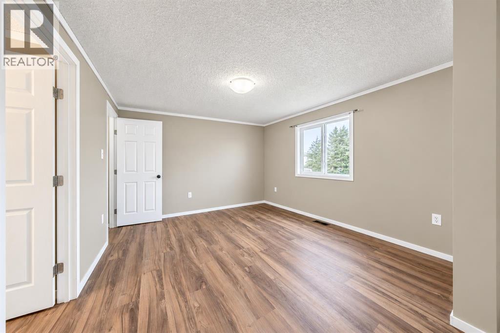 Listing photo – 6506 52 Street, Ponoka