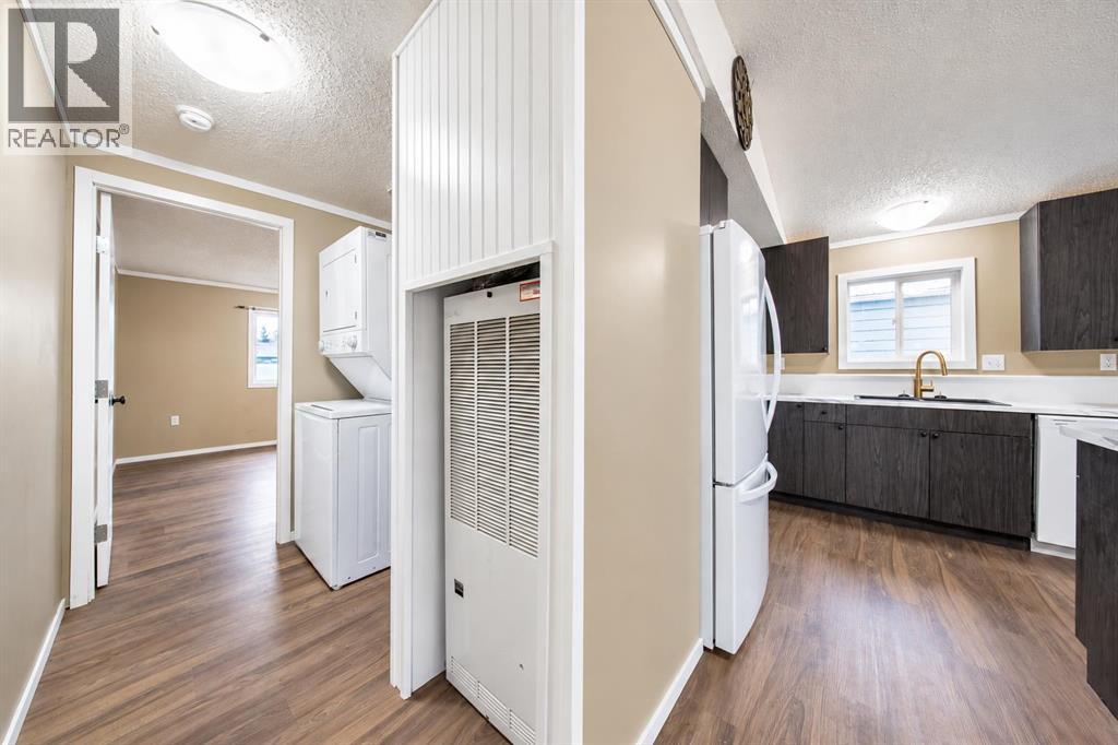 Listing photo – 6506 52 Street, Ponoka