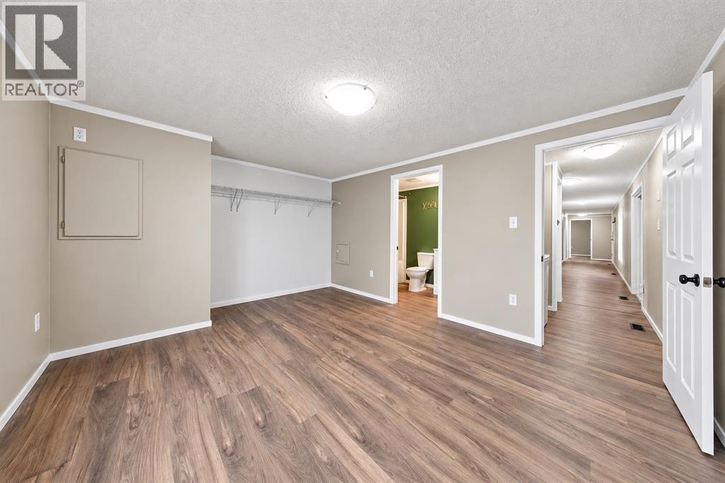 Listing photo – 6506 52 Street, Ponoka