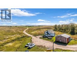 Primary Bedroom - 263043 / 263039 Range Road 14, Rural Rocky View County, AB T4B3L5 Photo 16