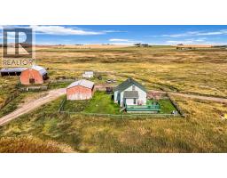 Kitchen - 263043 / 263039 Range Road 14, Rural Rocky View County, AB T4B3L5 Photo 10