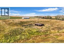 Bedroom - 263043 / 263039 Range Road 14, Rural Rocky View County, AB T4B3L5 Photo 9