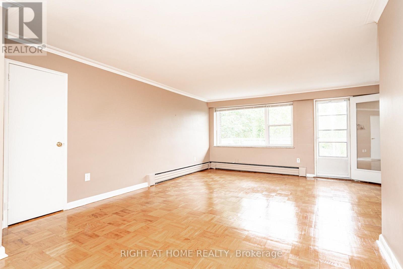 #406 185 STEPHEN DRIVE - 18