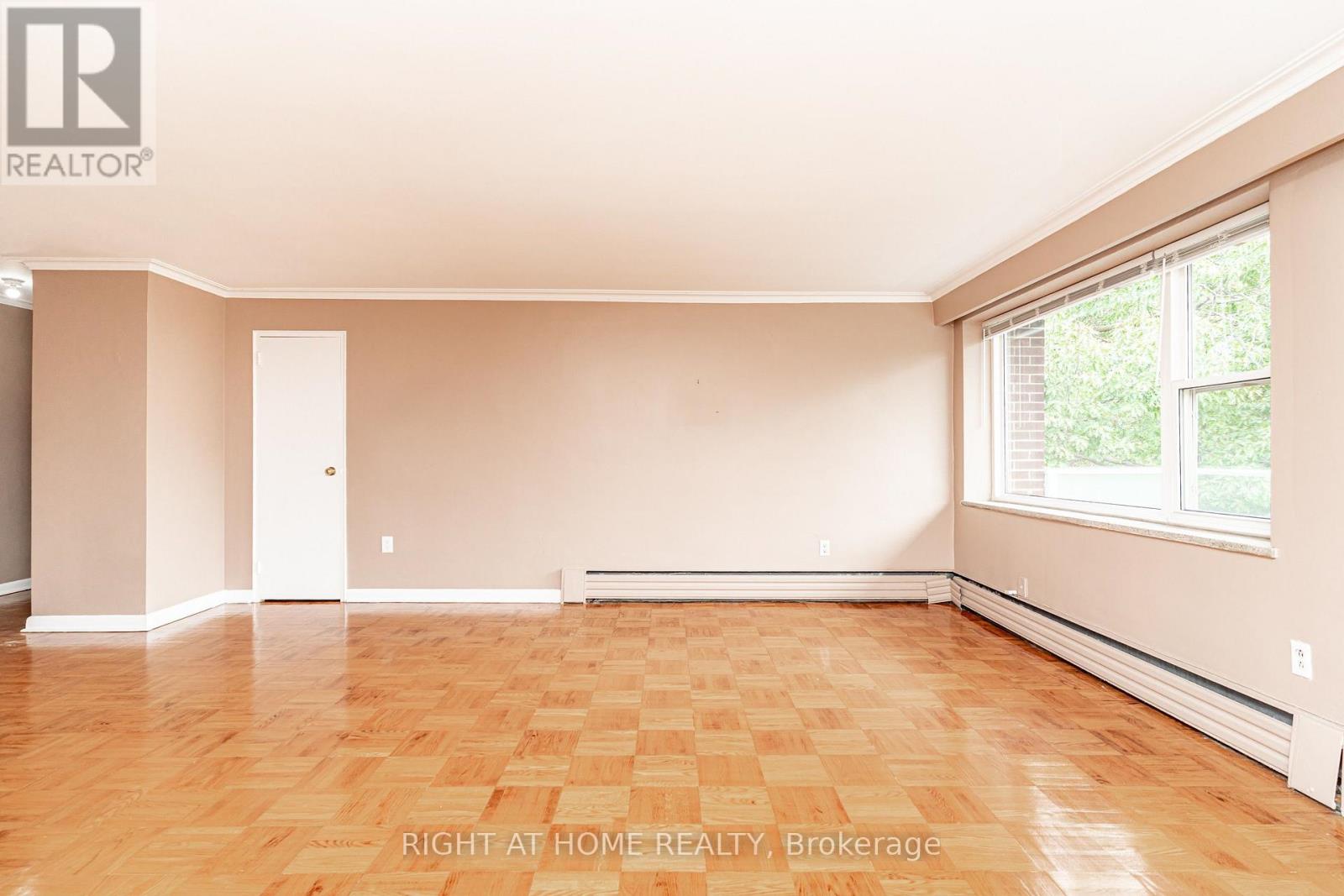 #406 185 STEPHEN DRIVE - 19
