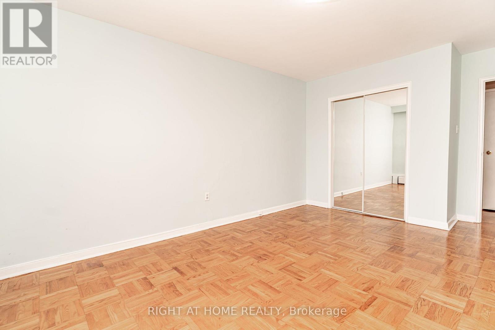 #406 185 STEPHEN DRIVE - 24