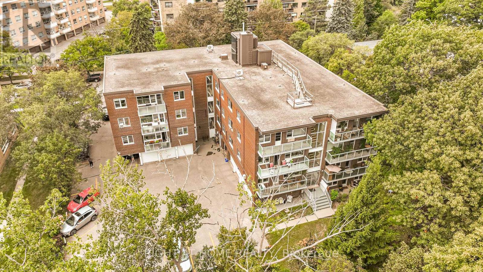 #406 185 STEPHEN DRIVE - 29