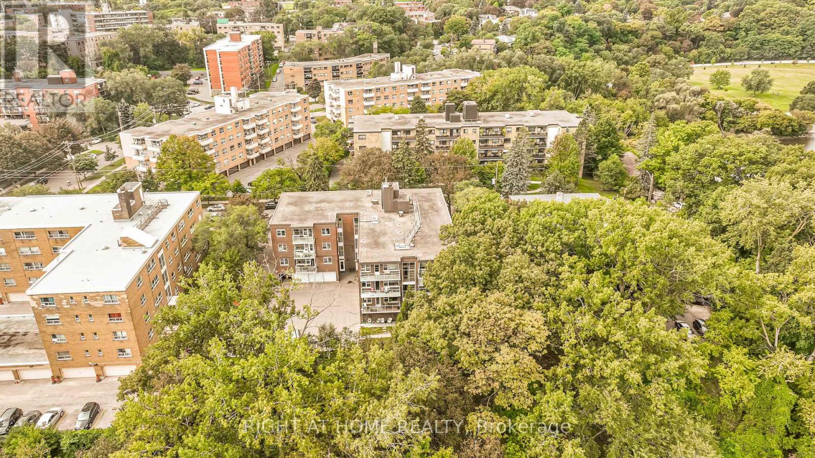 #406 185 STEPHEN DRIVE - 30