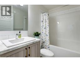30 Creekside Manor Sw, Calgary, AB T2X5S2 Photo 22