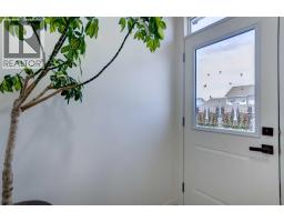 30 Creekside Manor Sw, Calgary, AB T2X5S2 Photo 13