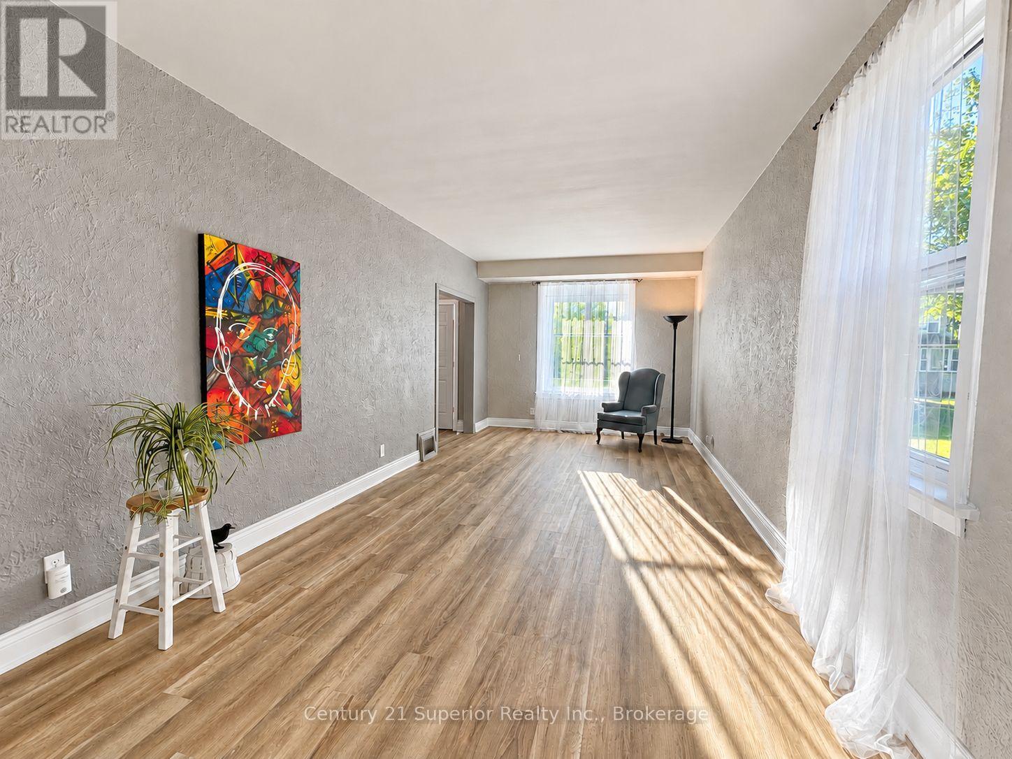 420 MARKS STREET S - 11