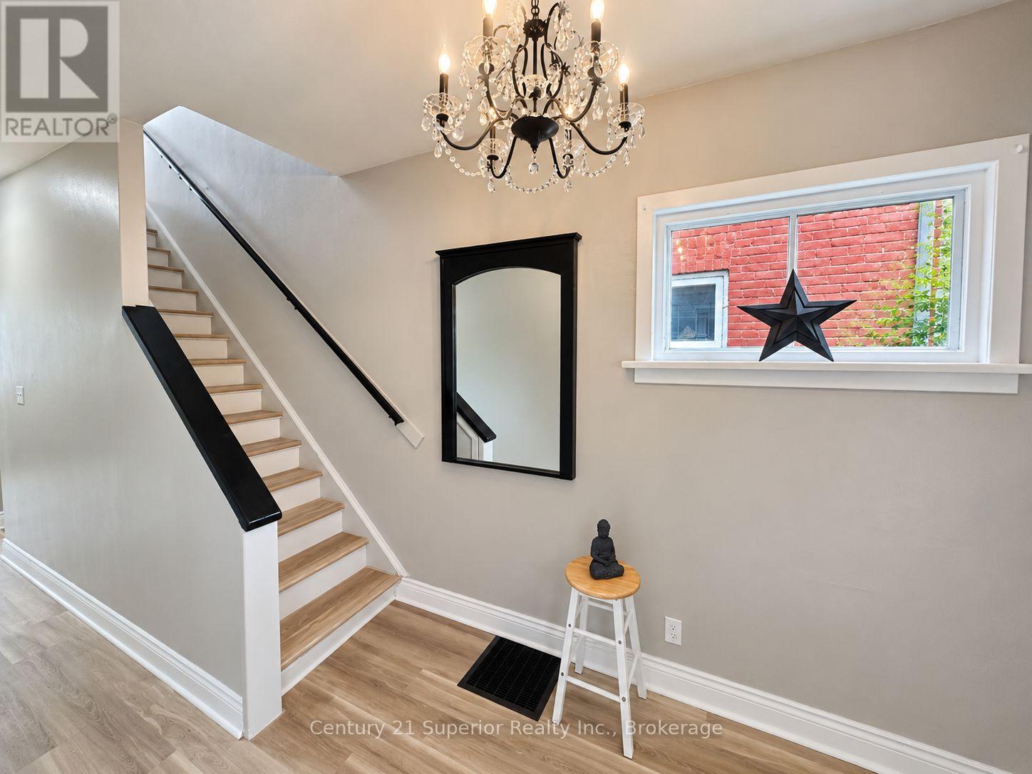 420 MARKS STREET S - 14