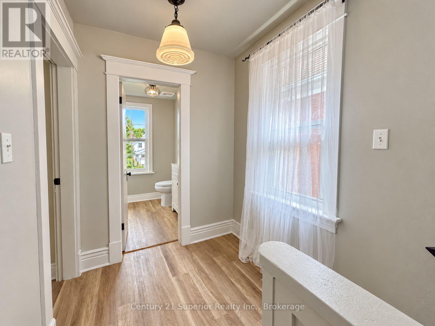 420 MARKS STREET S - Image 15
