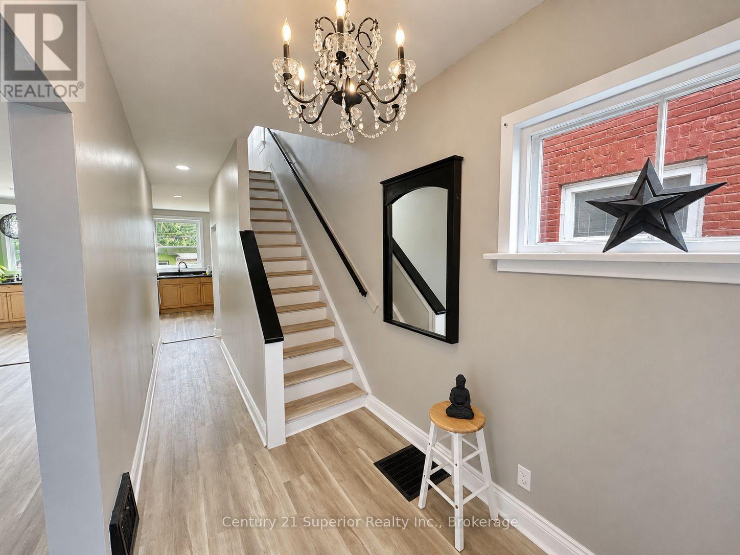 420 MARKS STREET S - 9